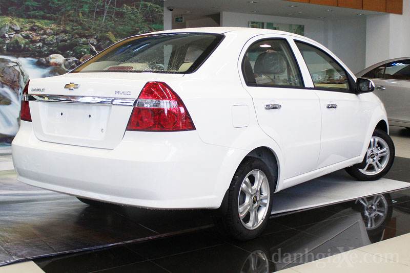 Chevrolet Aveo cũ 5 chỗ ngồi số sàn dung tích 15L đời 2016 giá tốt